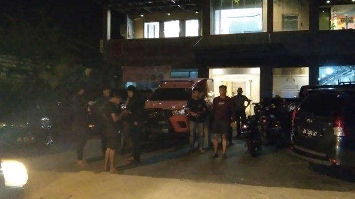 Sore Rapat di Balai Desa, Malamnya Kepala Dusun Ditemukan Tewas Saat Berhubungan Badan dengan PSK